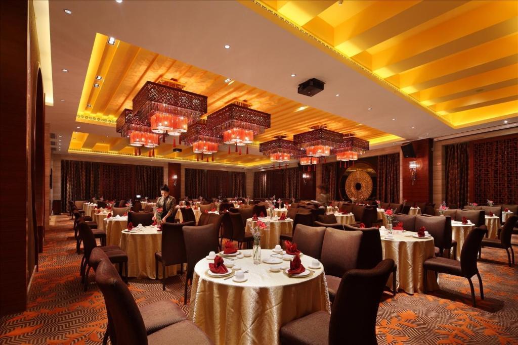 Sovereign Hotel Zhanjiang Extérieur photo