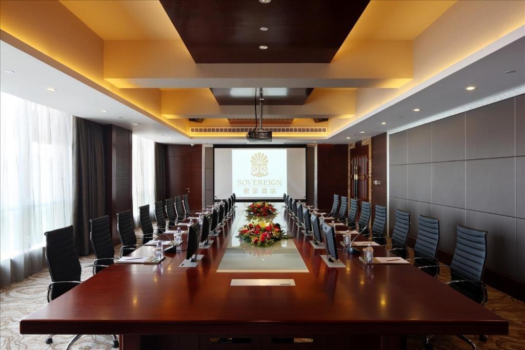 Sovereign Hotel Zhanjiang Extérieur photo