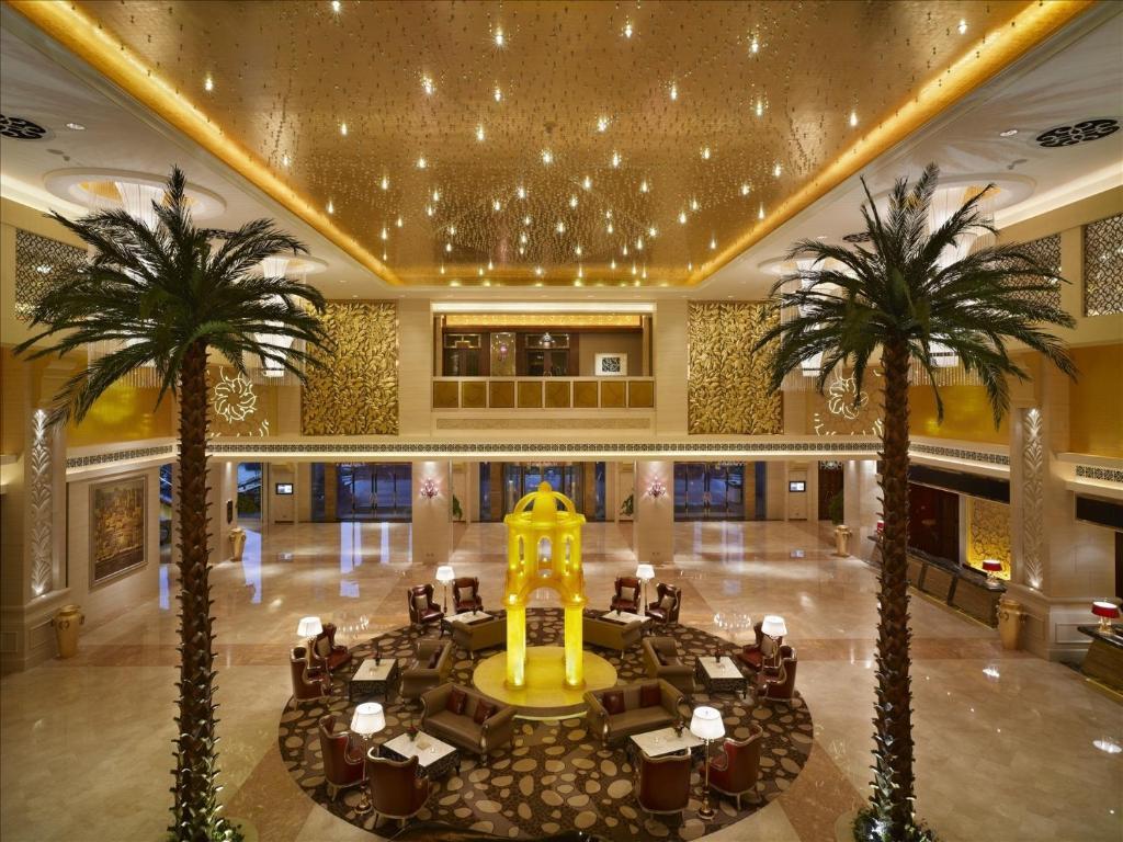 Sovereign Hotel Zhanjiang Extérieur photo