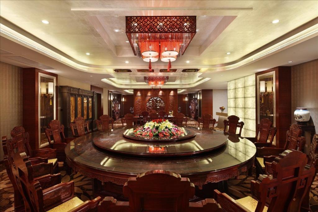 Sovereign Hotel Zhanjiang Extérieur photo