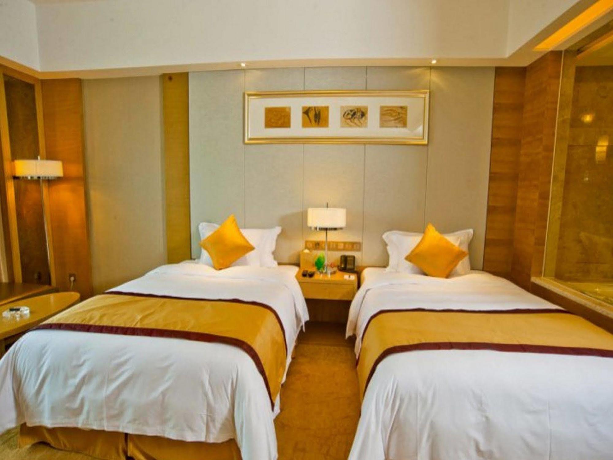Sovereign Hotel Zhanjiang Extérieur photo